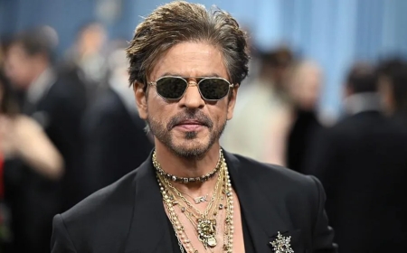 Bollywood superstar Shah Rukh Khan enters the billionaire club